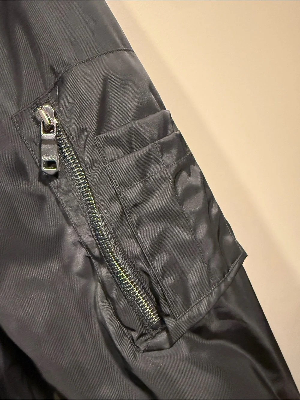Gucci Black Men's Nylon Canvas Bomber Jacket with Red Lining 1:1